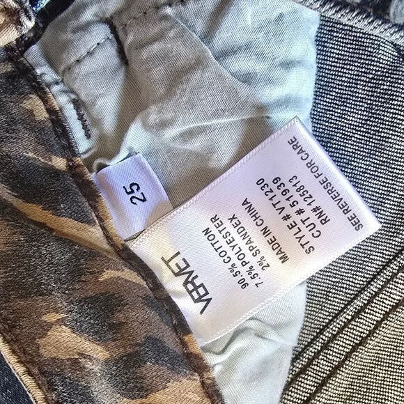 Velvet jeans. NWT never worn. Flare leg - Picture 7 of 9